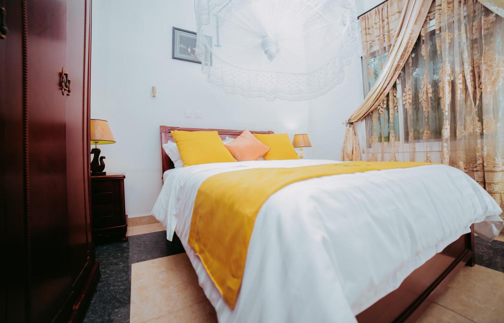 City Hill Hotel Бужумбура Екстер'єр фото