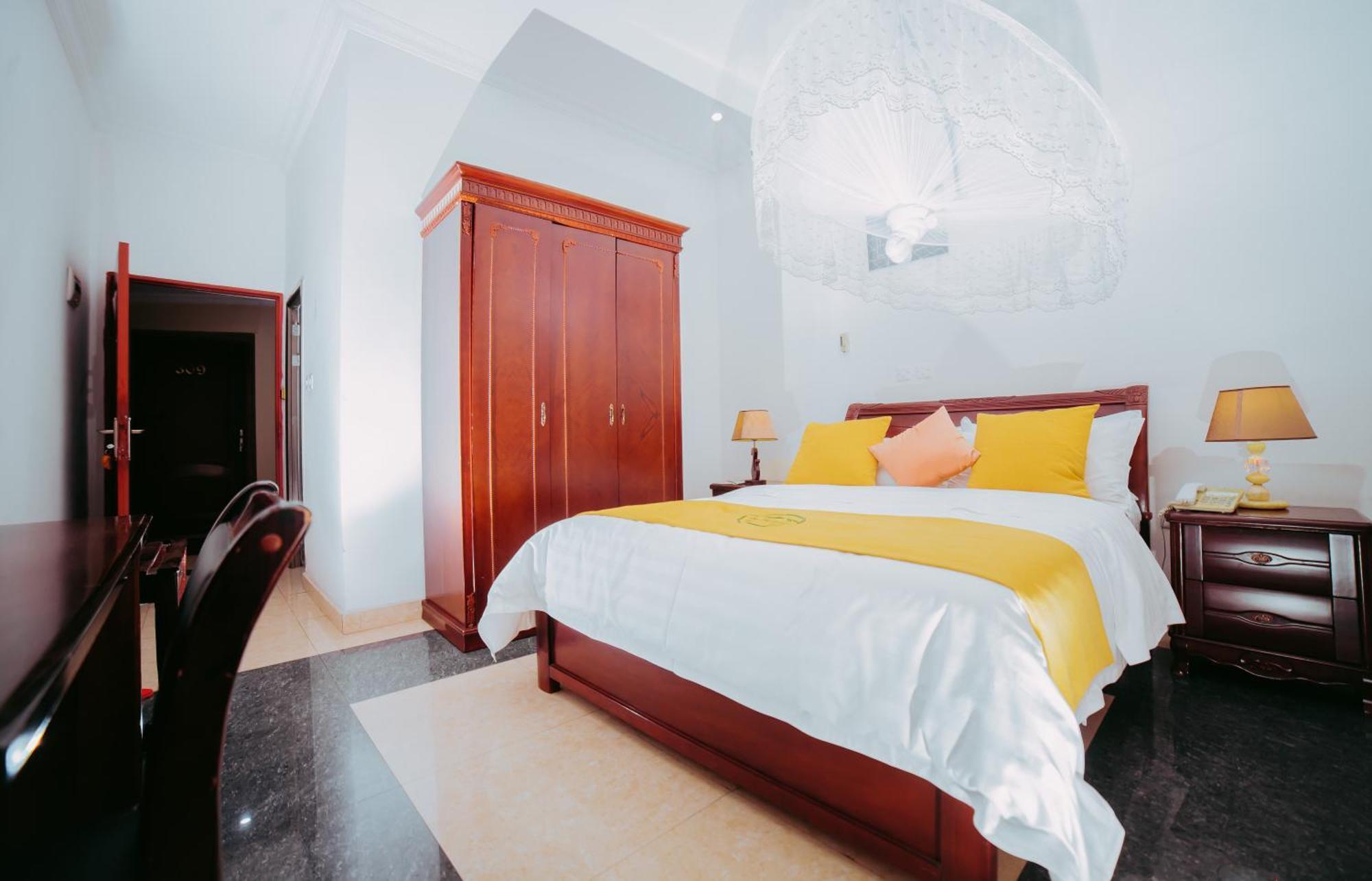City Hill Hotel Бужумбура Екстер'єр фото